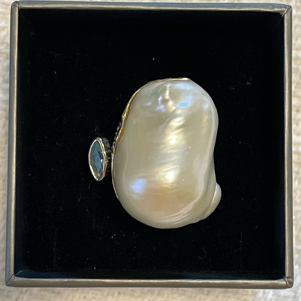 Elegant Baroque Pearl and Blue Topaz “Toi et Moi” Ring